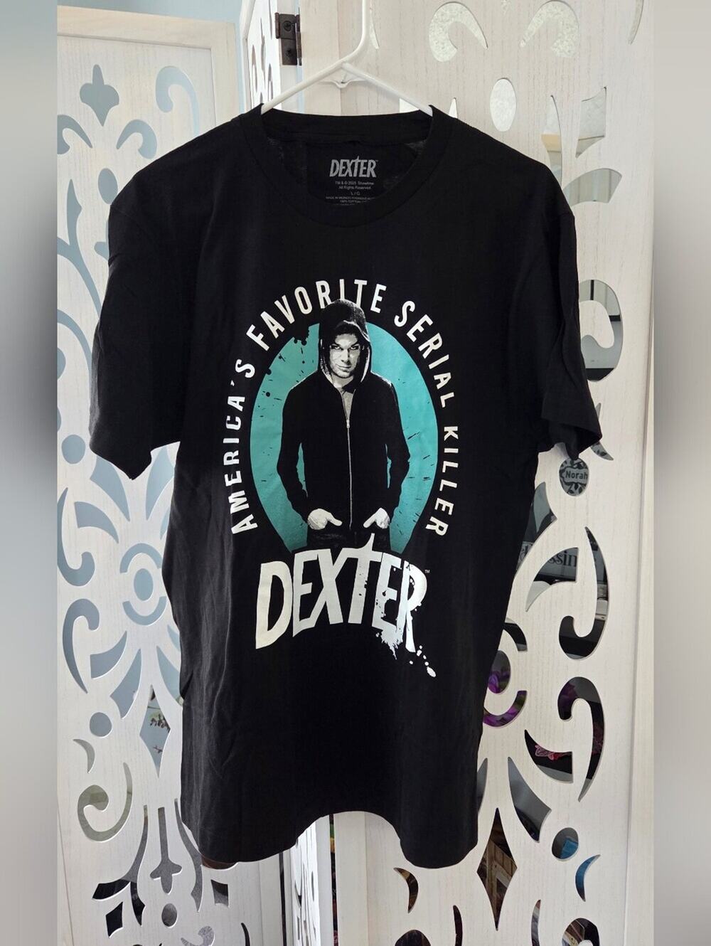 Dexter TV Show Shirt Mens Med NWOT Americas Favorite Serial Killer Black Tee